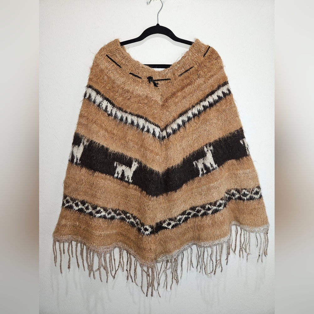 Artesanias Del Peru Handmade of Alpaca Wool Poncho Wrap Tan Brown